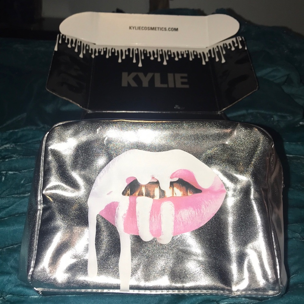 Kylie Cosmetics 2016 Holiday Edition Makeup Bag